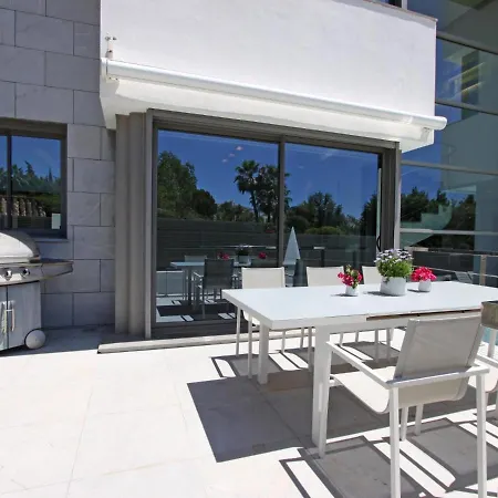 1118 Modern Villa