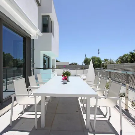 1118 Modern Villa