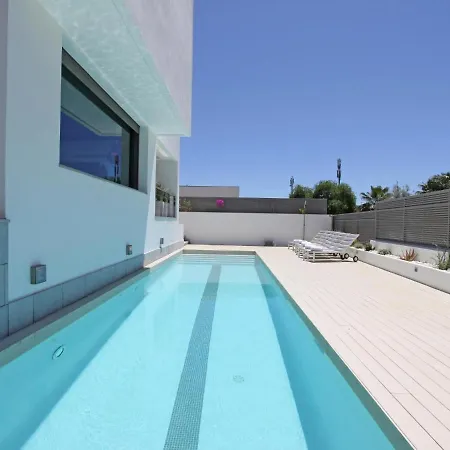 1118 Modern Villa Villa